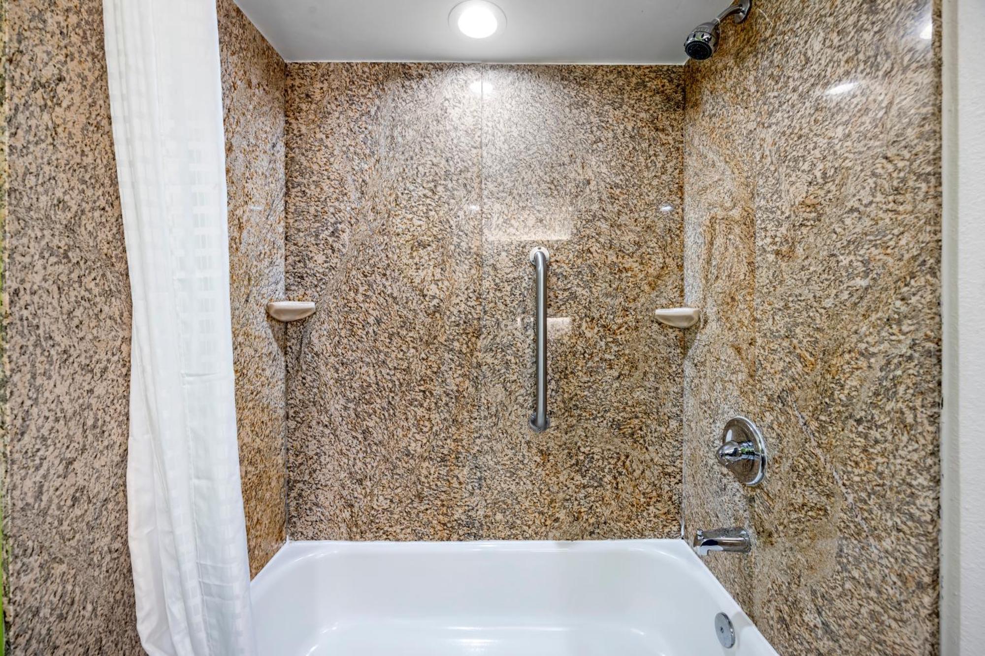 Quality Inn Clarksville - Exit 11 Екстериор снимка