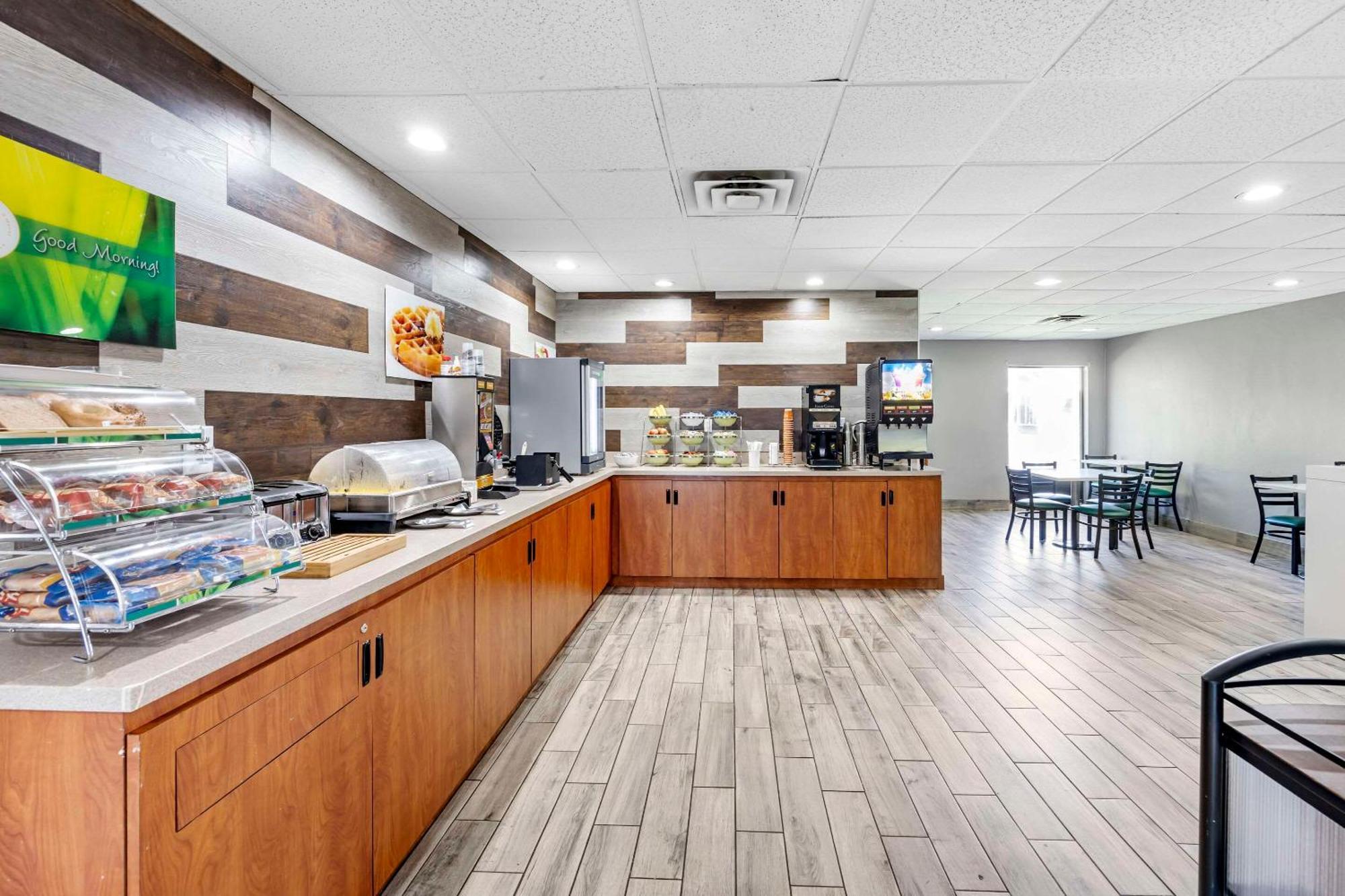 Quality Inn Clarksville - Exit 11 Екстериор снимка