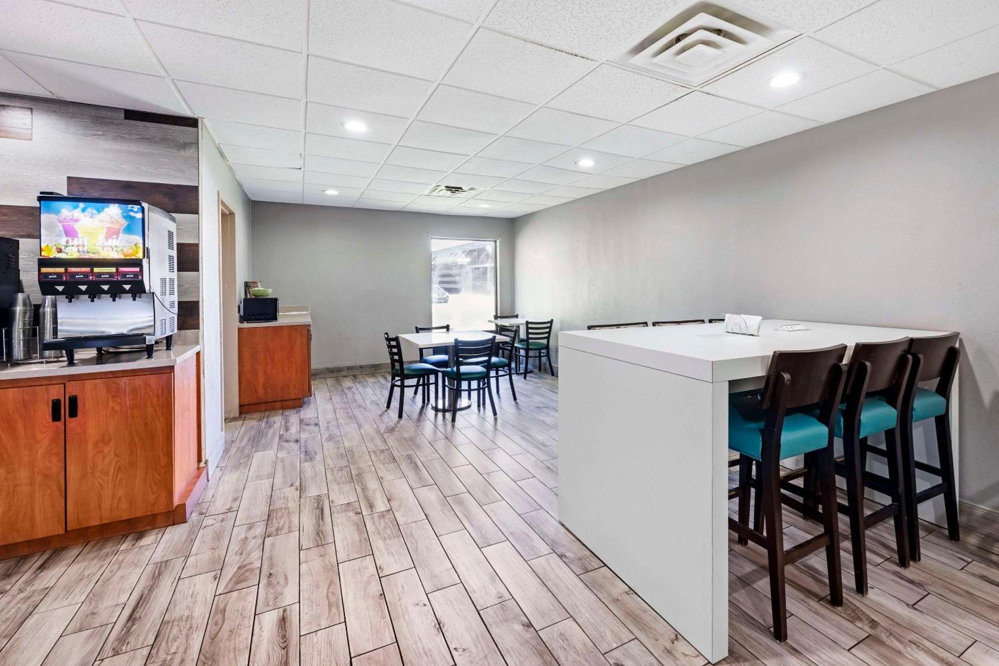 Quality Inn Clarksville - Exit 11 Екстериор снимка